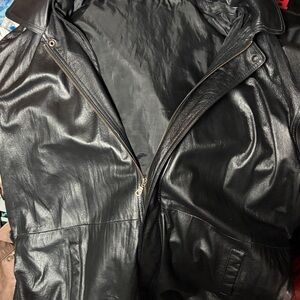 Men's Sleek Black Leather Jacket